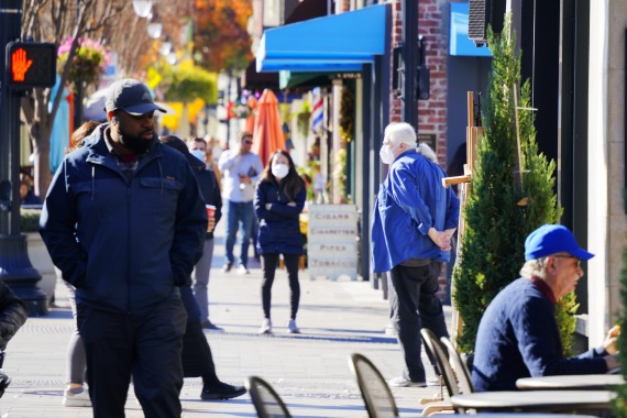 4月海运到港订单“崩了”：美国经济能否迈过这道坎