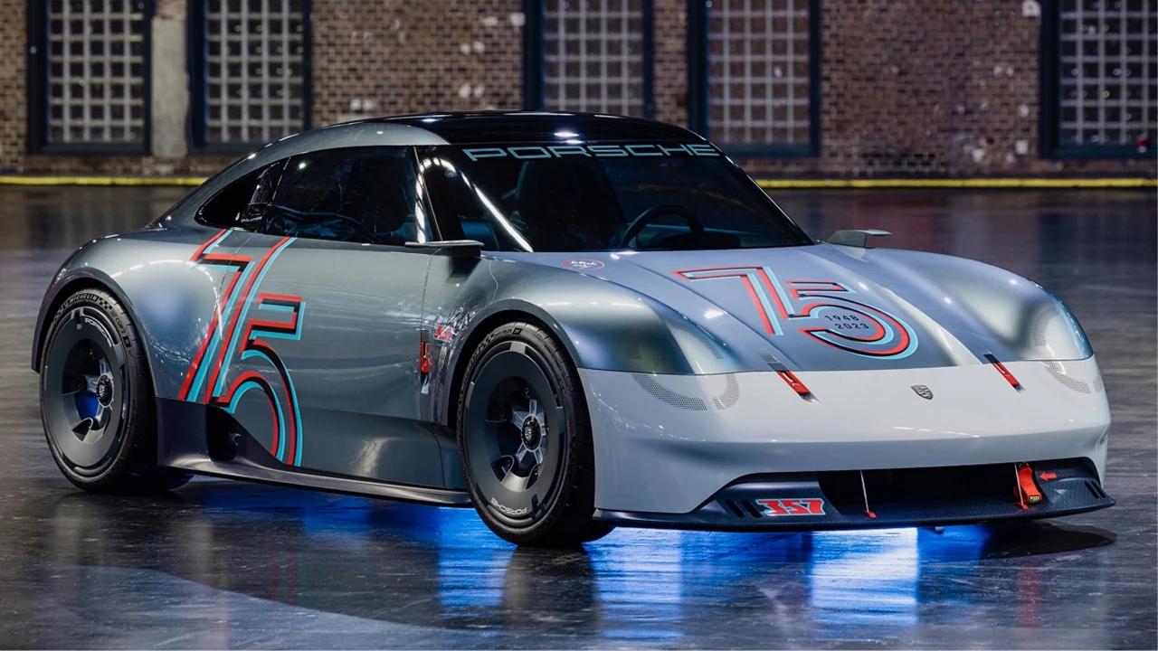 保时捷75周年之际，推出概念车致敬经典，搭载4.0升六缸发动机