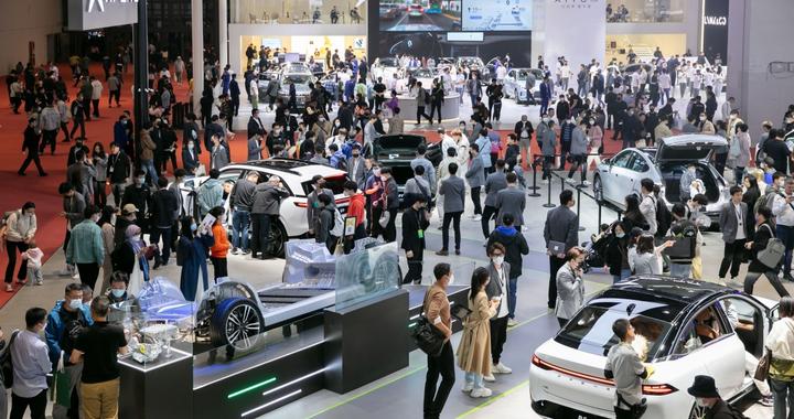 上海智能车开往新版图①︱上海汽车发展：嘉定转型，临港狂飙