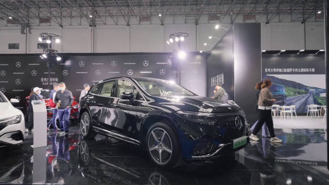 4月29日上午，西太湖（春季）国际车展在西太湖博览中心开幕……