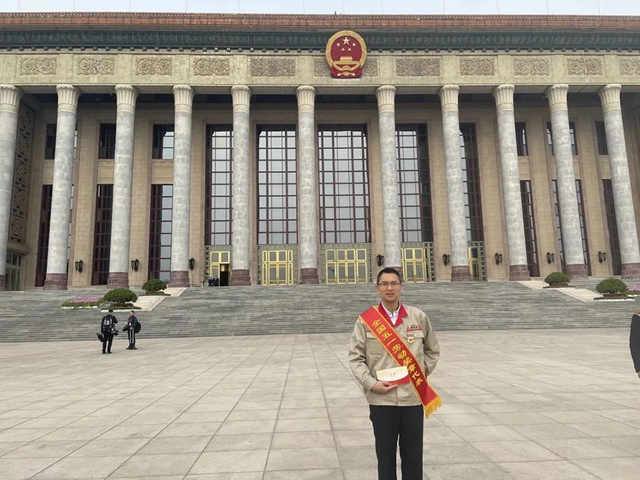 来自上海市闵行区浦江镇的上海爱登堡电梯集团股份有限公司电梯研发部副部长、高级工程师、技师潘阿锁。本文图片 受访者供图