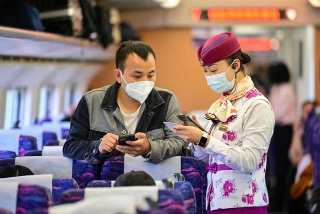 全国铁路客流持续高位运行 5月1日预计发送旅客1600万人次