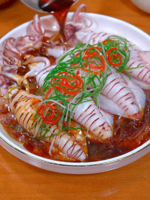 遗落深海的外星人：大鳍鱿鱼，拥有最长触手，它到底什...