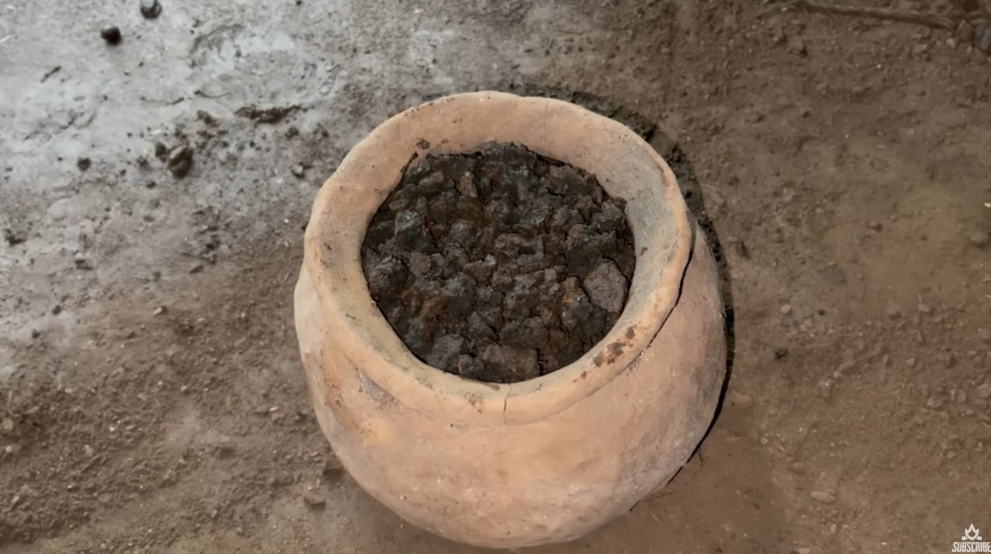 真是巧妇难为无米之炊，澳洲小哥还在尝试进入铁器时代……