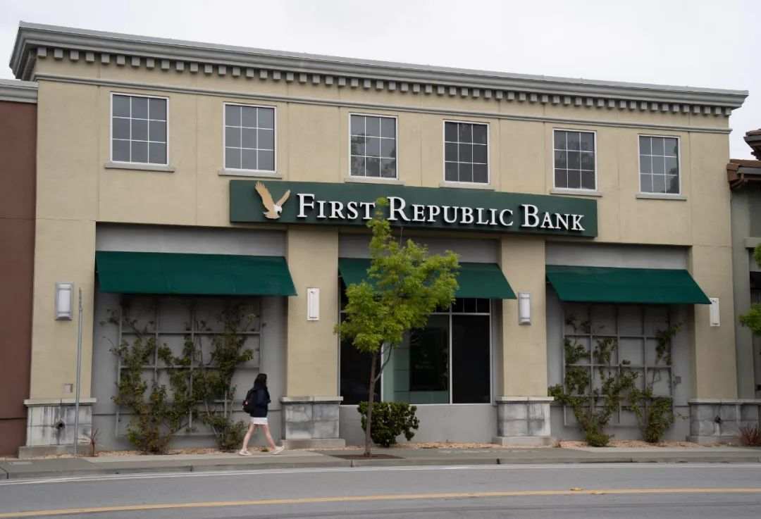 美国近190家银行面临倒闭风险，危机何时能结束？