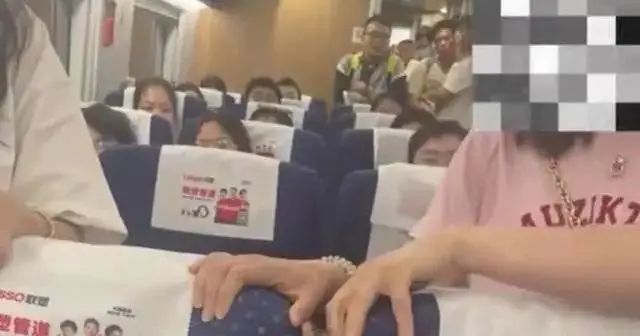 冲突现场（视频截图）