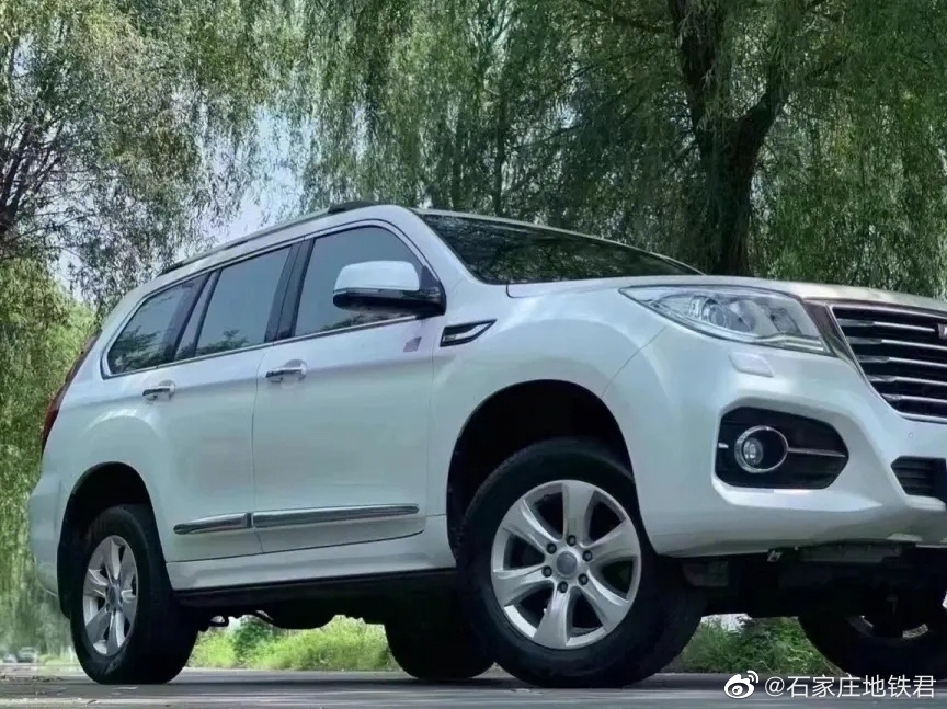 车辆长途行驶以后，难免变得脏兮兮的，车内也会遗留很多杂物……