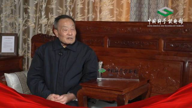 凝视月球是一项永恒的人类行为吗？...