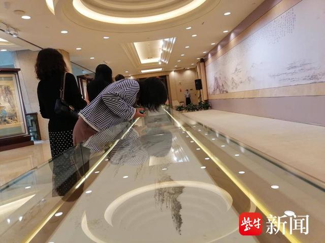 长卷引人注目。张建波 摄