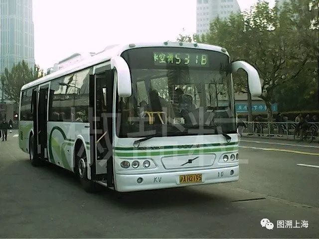 952路B线SWB6120KHV-3(S2A)型客车，武胜路（朱达艺 摄）