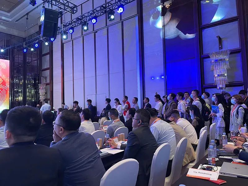 行业大咖最新研判：光伏四年后“登顶”全球第一大能源！