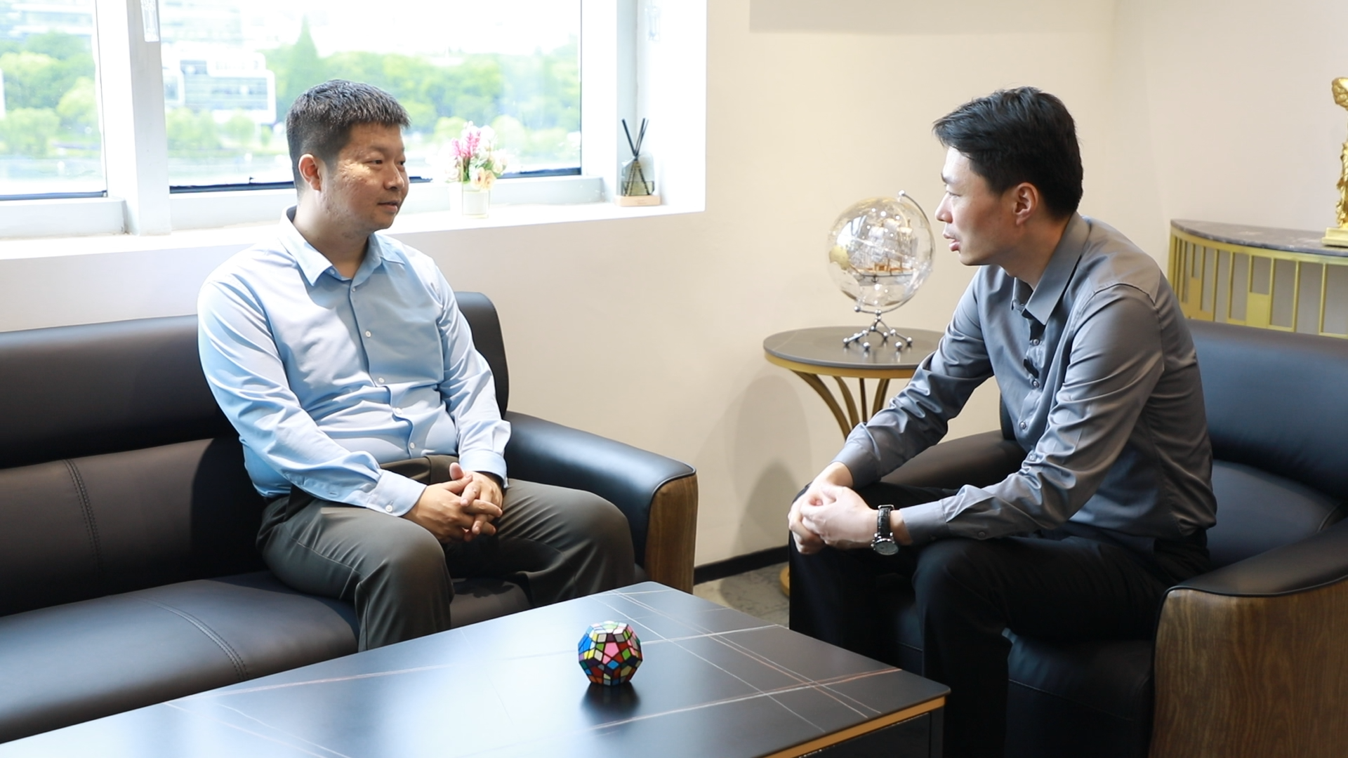 记者实探：一台英伟达AI超算售价高达200万元 AIGC时代的算力瓶颈如何破解？