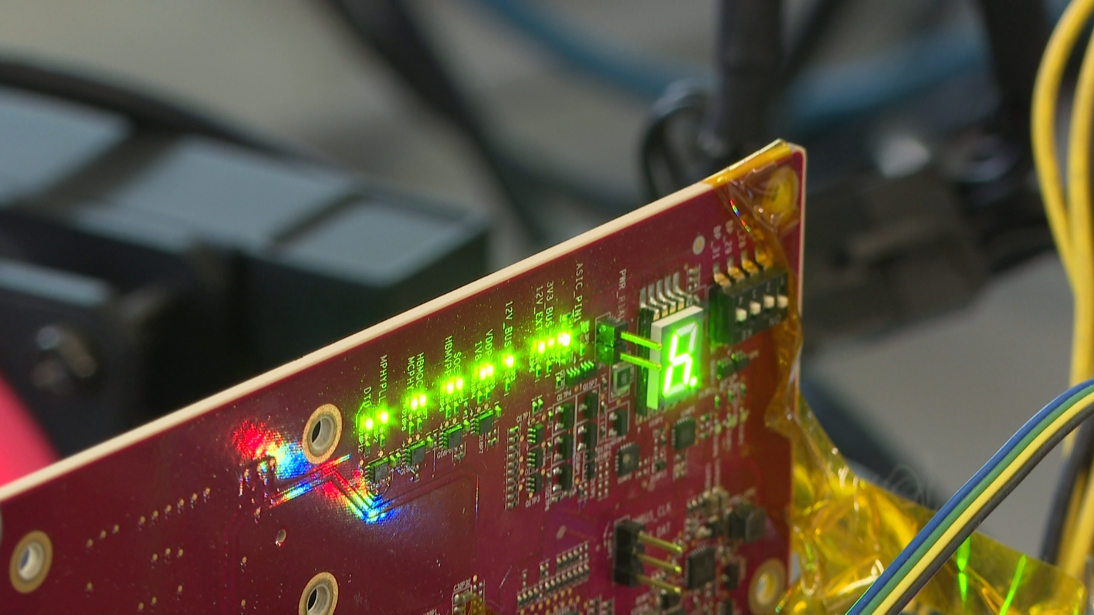 记者实探：一台英伟达AI超算售价高达200万元 AIGC时代的算力瓶颈如何破解？