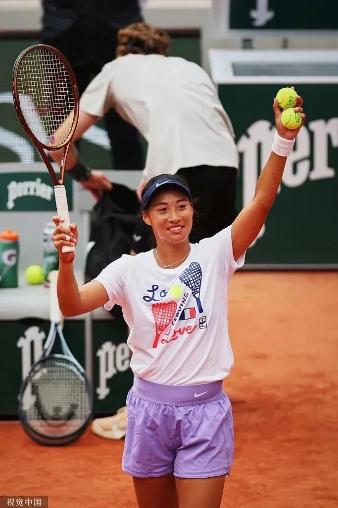 年僅20歲的鄭欽文是中國選手中排名最高的(第19位)。