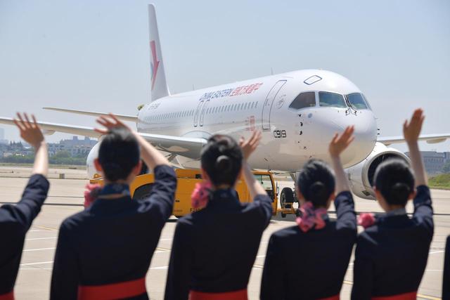 国产大飞机C919圆满完成商业航班首飞，后续将在沪蓉等航线上商用