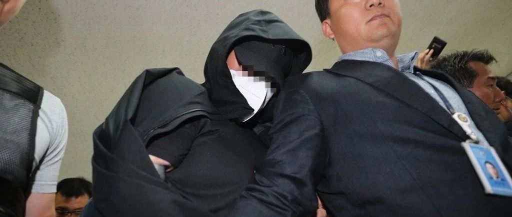 韩媒：韩客机上擅开舱门肇事乘客被逮捕 最高或被判10年监禁