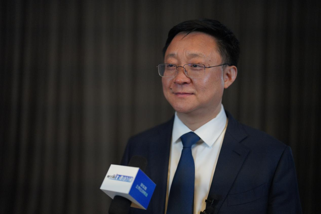 科大讯飞董事长刘庆峰接受新华网采访。新华网 王小骥 摄