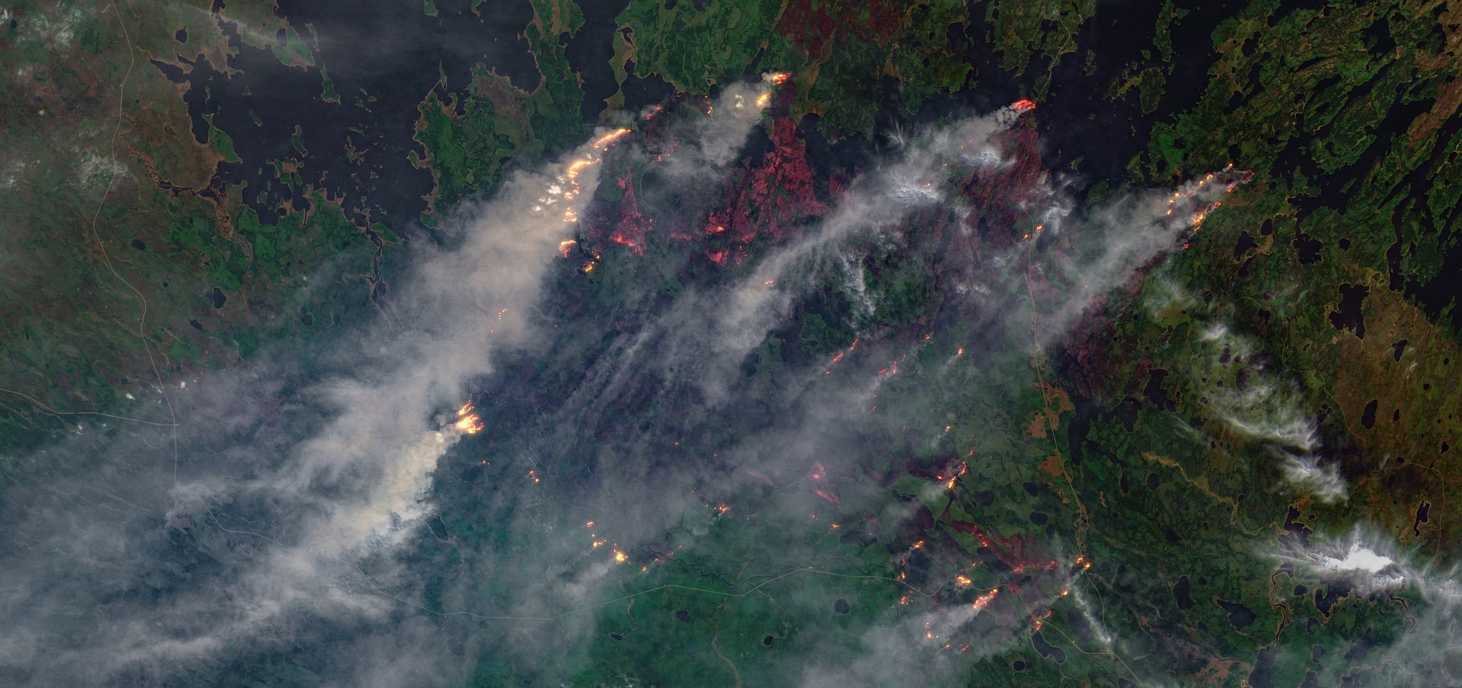 當地時間2023年5月15日，加拿大阿爾伯塔省，森林火災的衛星圖像。