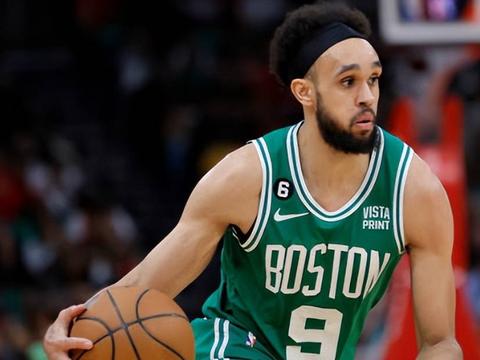 怀特外线火力全开命中6记三分助球队拉开比分