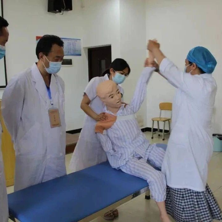 想找扁圣中医馆关爱武看诊,他的医术可靠吗?