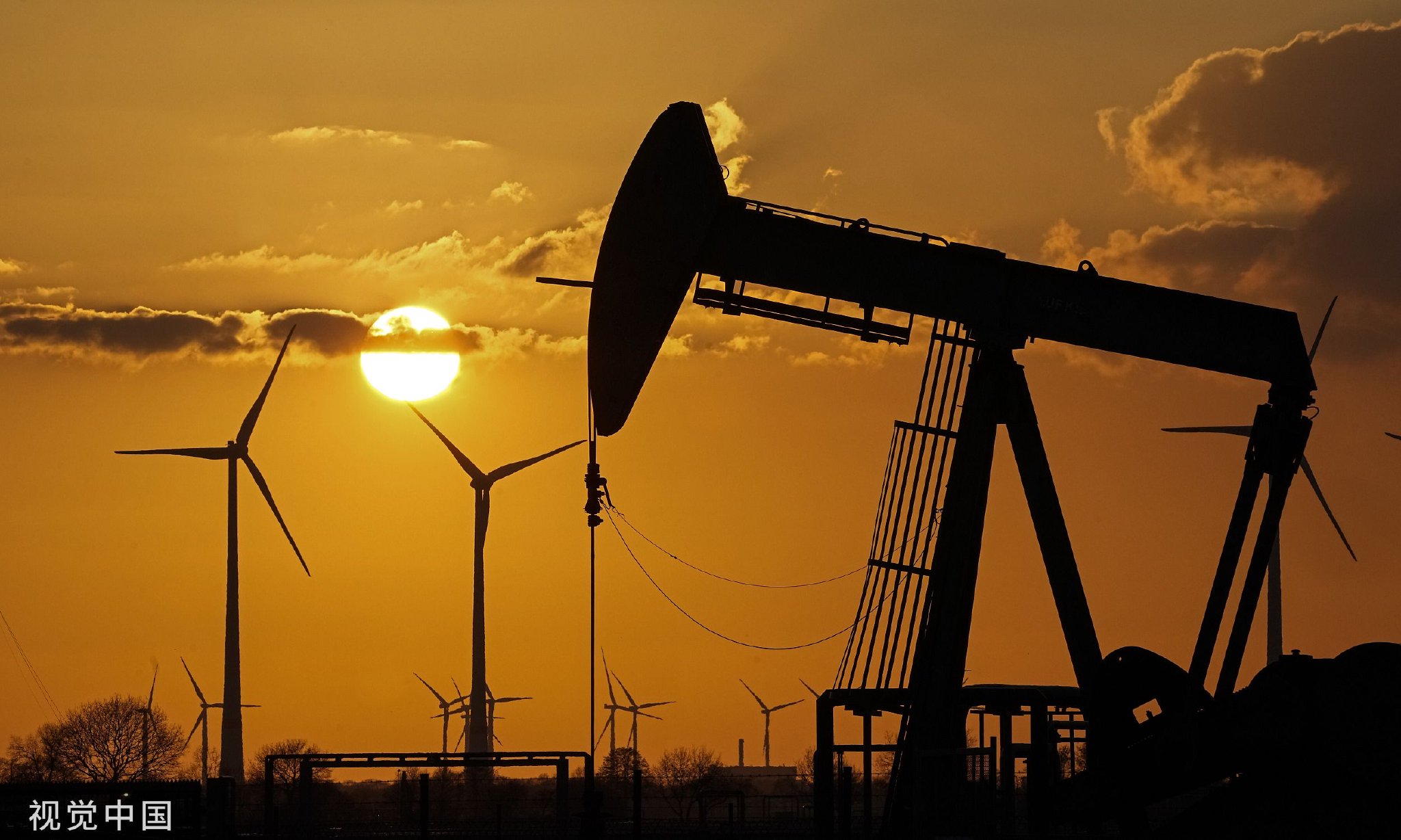 欧佩克与非欧佩克产油国达成减产协议