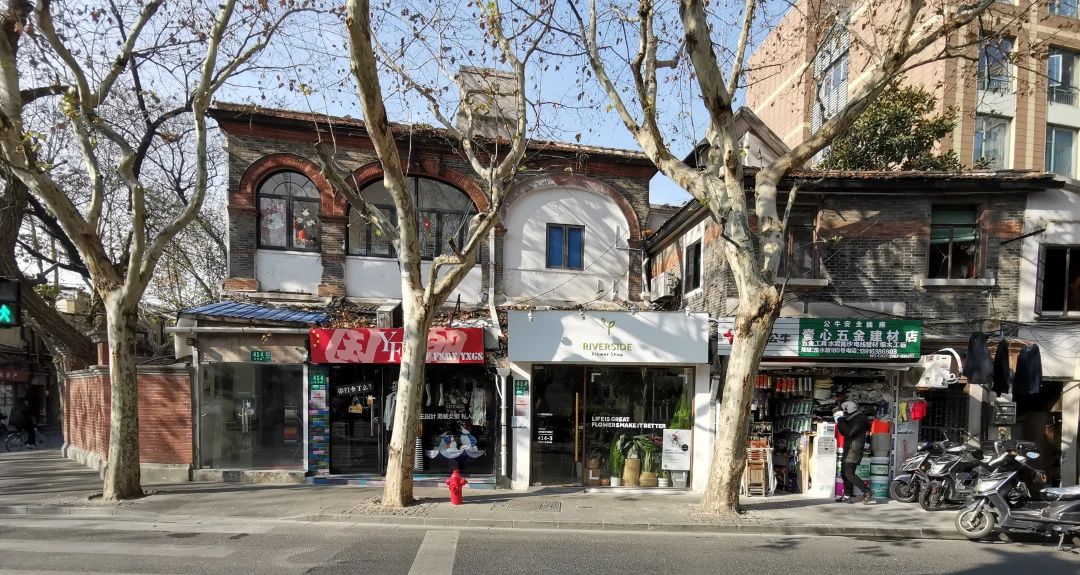 淡水路临街商铺修缮前后