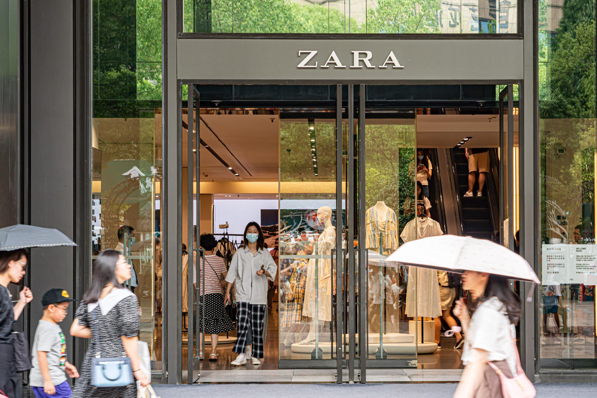 ZARA在海外市场加价明显，相同商品在中国卖得比西班牙贵三成