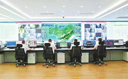 川煤集团华荣公司龙滩煤电智能化调度室。