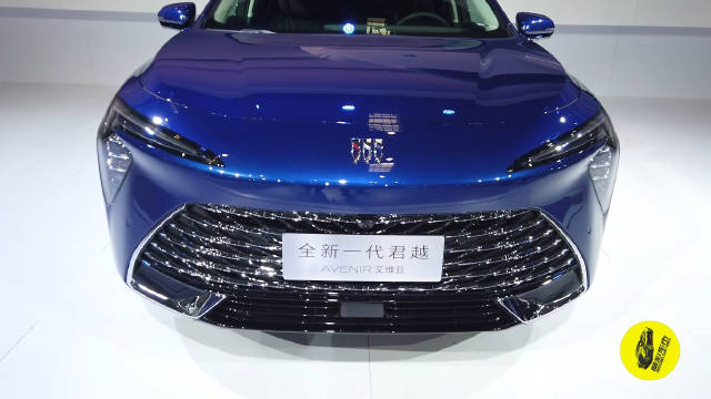 在2023重庆国际车展上……