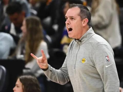 约基奇遇艾顿内线争霸穆雷对决布克外线飙分