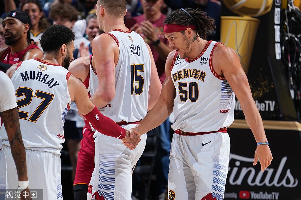 10大名表排行榜_手表品牌排行榜|沛纳海匠心锻造红金腕表,重新定义奢华标杆(2)