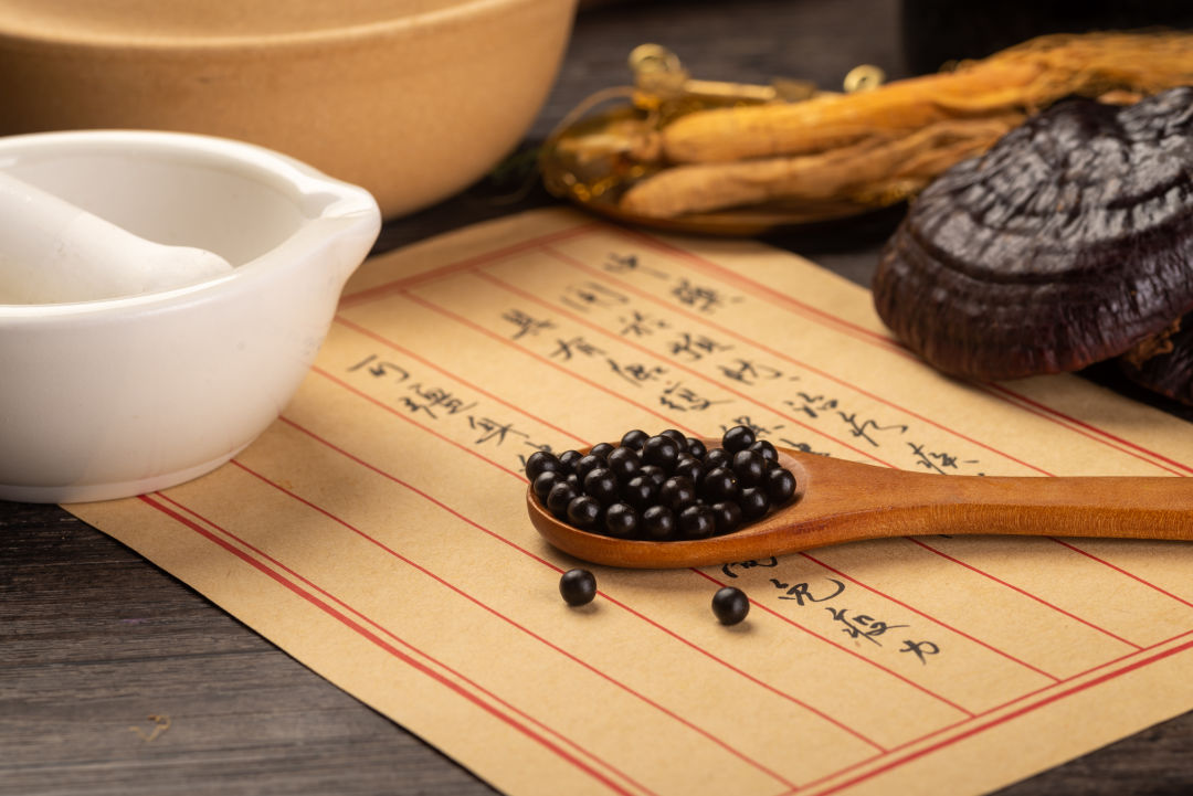 中年医药代表再就业:降薪40%,卖盒饭,做手办