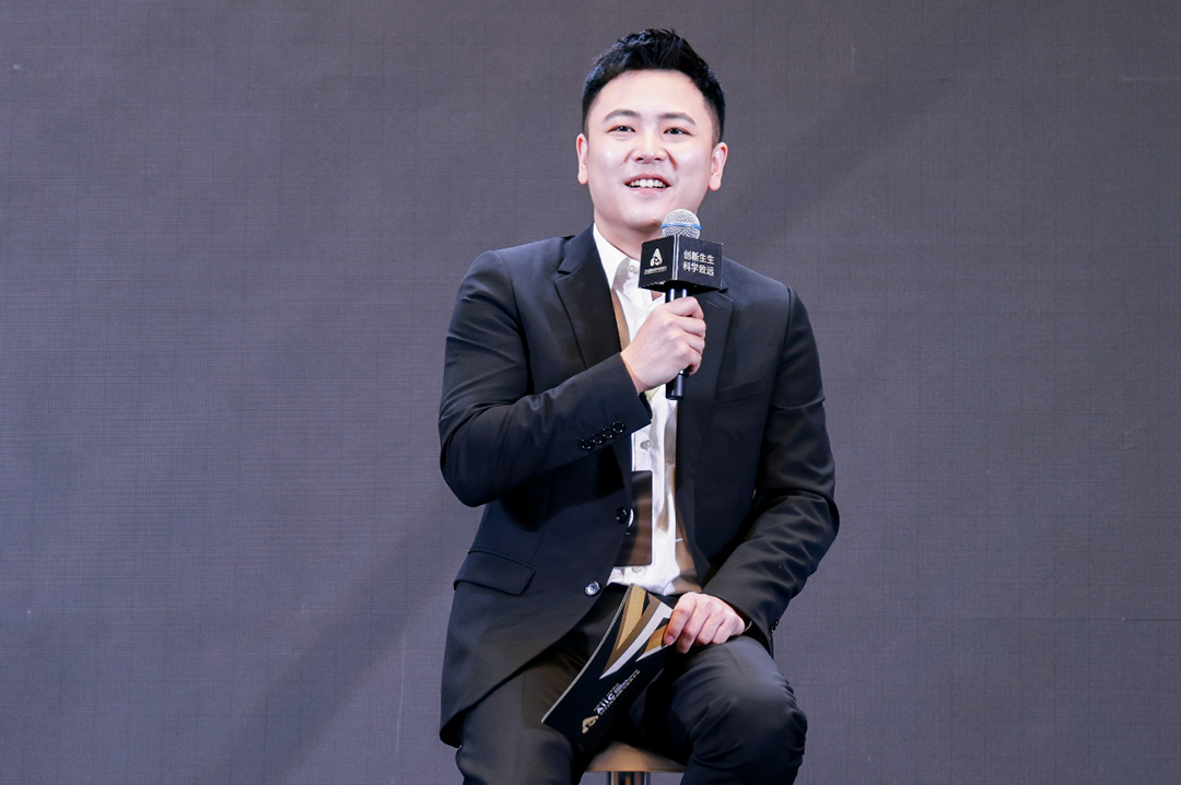 昨天，梅西做客酒类达人直播间