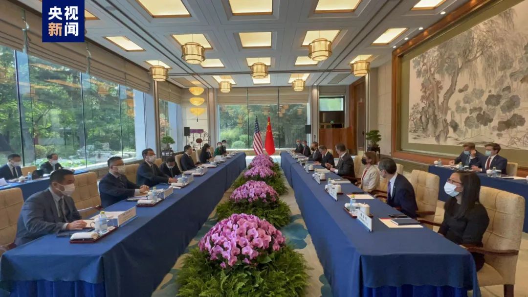 中國國務委員兼外交部長秦剛與美國國務卿安東尼·布林肯舉行會談。圖源：CGTN