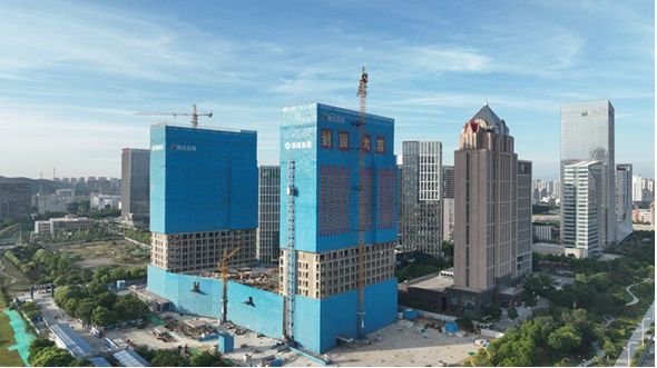 又添新地标 青岛西海岸新区融合蓝海大厦主体结构封顶|青岛市|新地标_新浪新闻