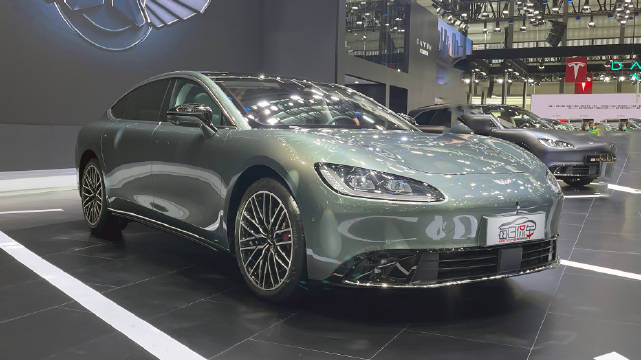 2023粤港澳车展：远航Y6形似帕美 续航超千公里 零百3.2秒……