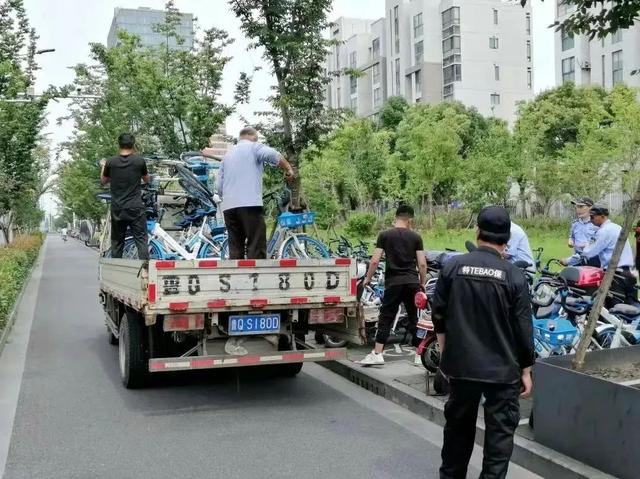 2020年7月1日，夏陽街道啟動共享單車專項整治工作。來源：“綠色青浦”微信公眾號