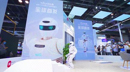 深圳优必选“Walker”机器人