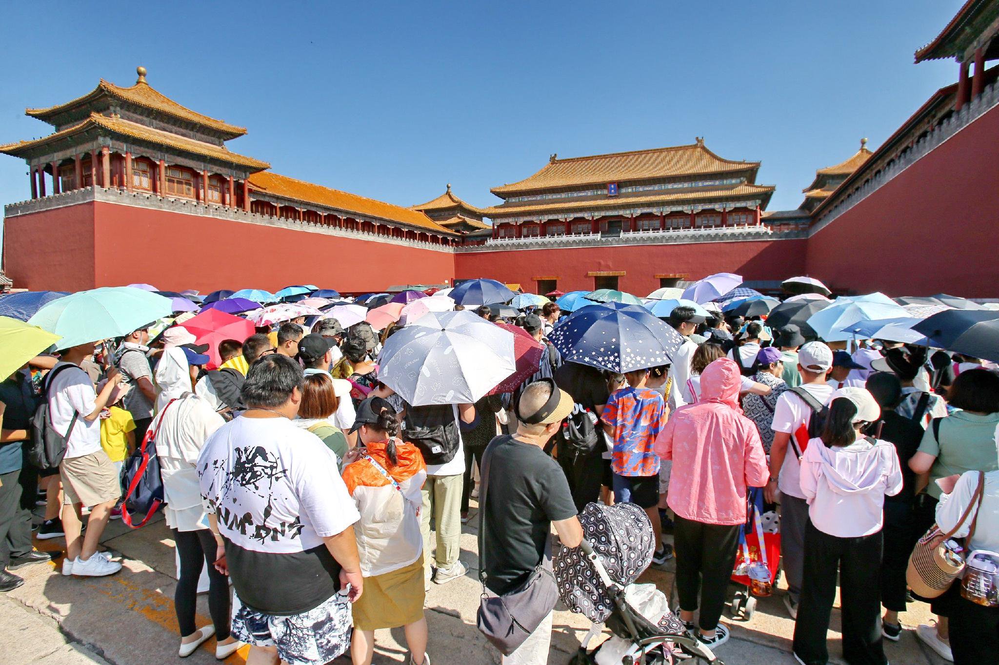 全国榜前十均超40℃：北京汤河口41.8℃居榜首，破当地纪录