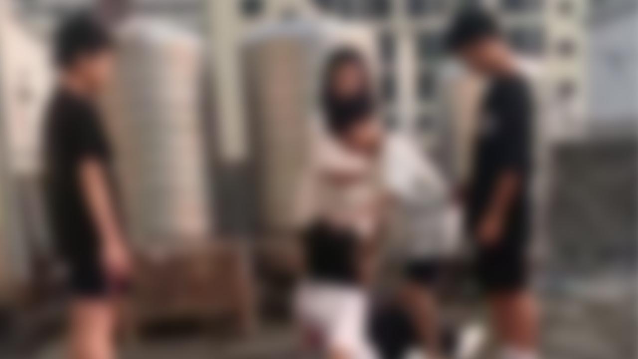 网传清远一女生遭霸凌，5人轮流掌掴殴打，警方：已找到当事人，正在处理跟进|霸凌|殴打|清远市_新浪新闻