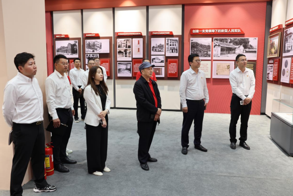 会展参观照片