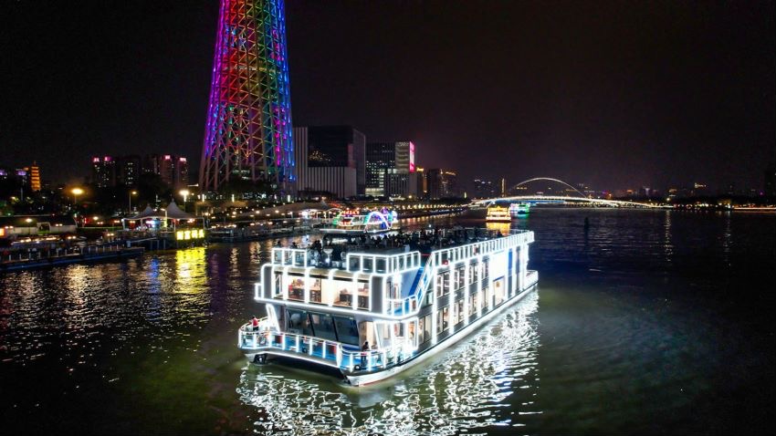 广州珠江夜游“水上交响、地标之旅”音乐主题游船启航|广州市|广东省|水上音乐|广州交响乐团|文化_新浪新闻