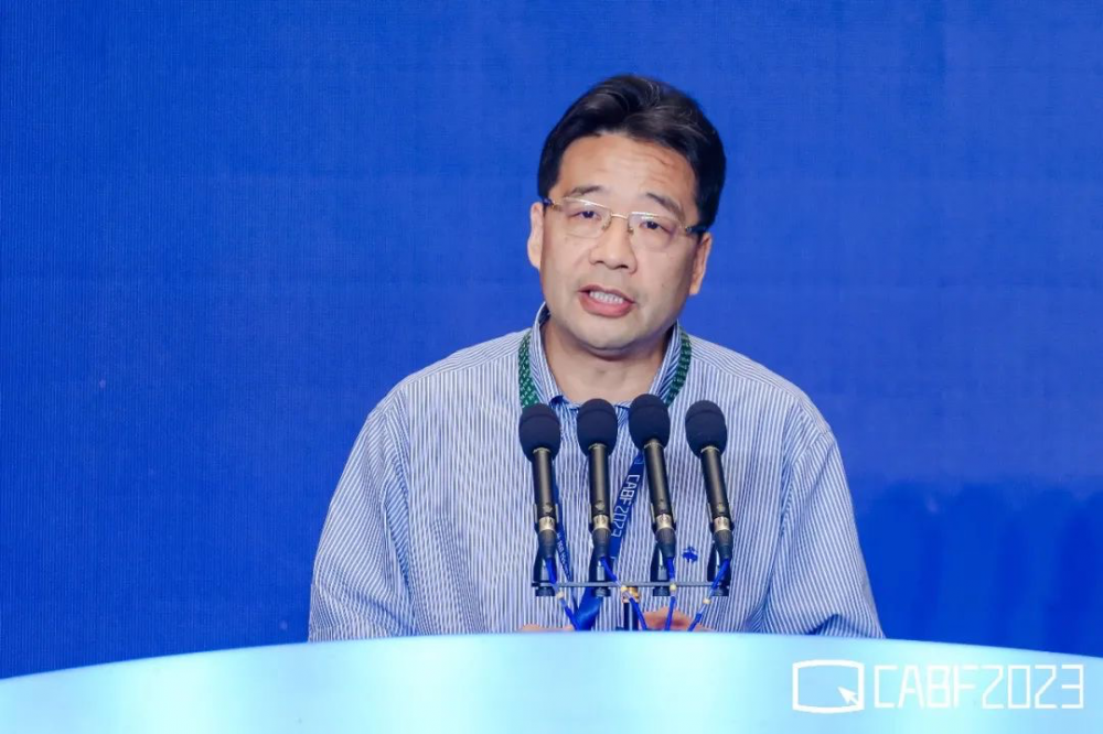 清华系老板年薪1亿,率武汉芯片公司IPO