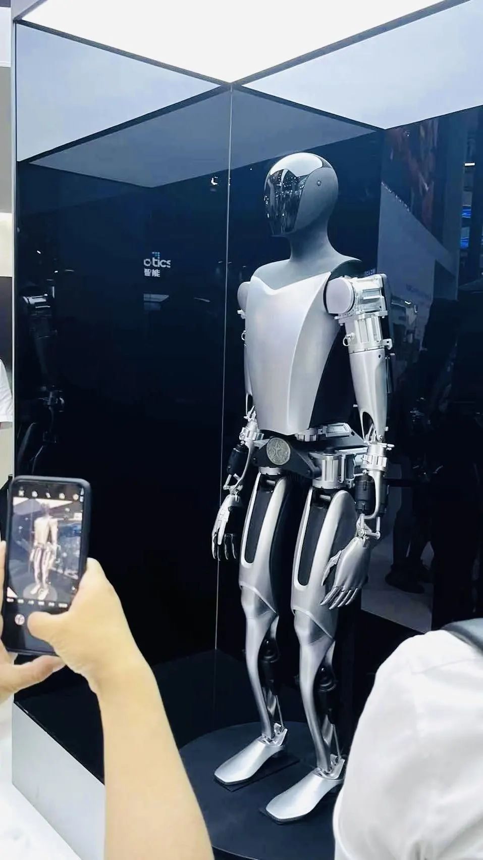 人形机器人“突飞猛进”的背后丨聚焦WAIC