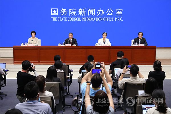 中国人民银行刘国强：有“三个大盘”作支撑，人民币汇率不会出现“单边市”