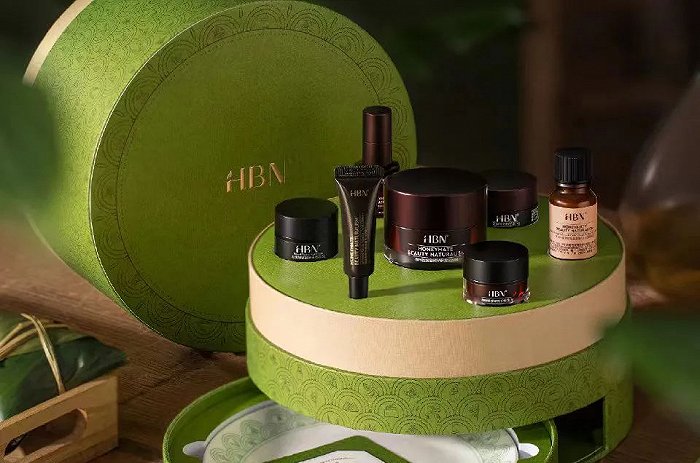 美妆10亿俱乐部,来了两个新成员