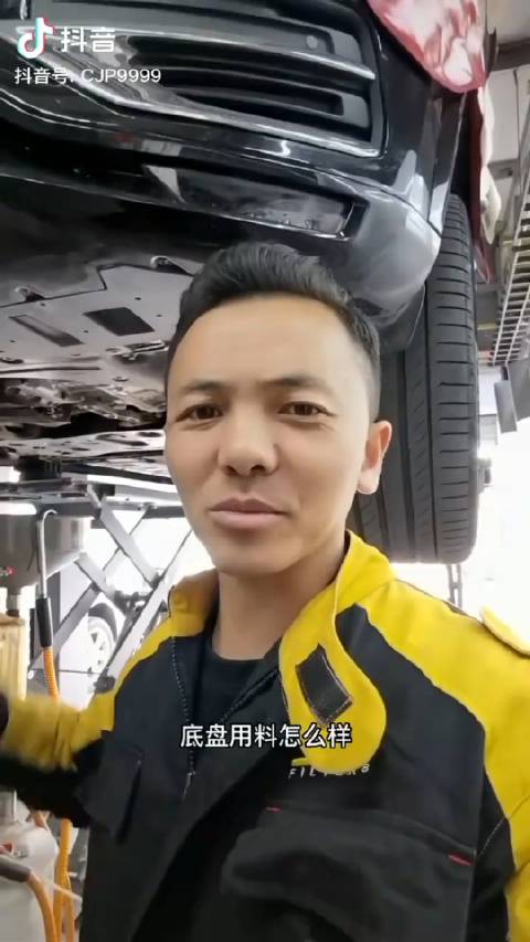 理想号称500万内最好的家用SUV，底盘就这？单活塞前刹？