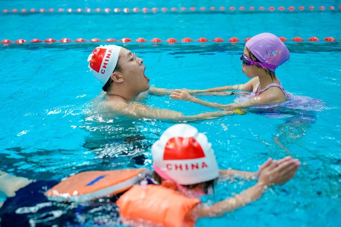 怎么学游泳教练 e0b6-04138b78079b67abb7ececb38bc1aec6.jpg