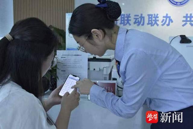图为浦口警方在日常工作中