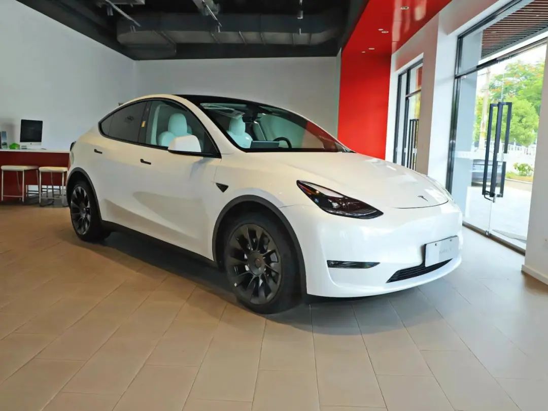 20万左右,颜值高、性能强、不费油